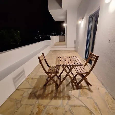 Alinthea 2, Leros 아파트 알린다